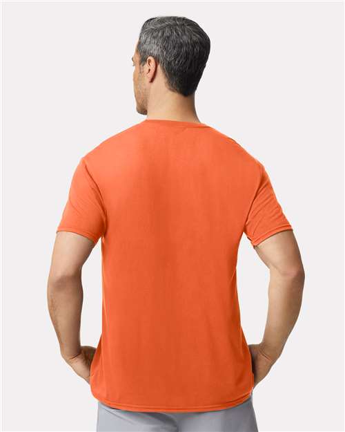 Gildan 42000 Orange — on model back