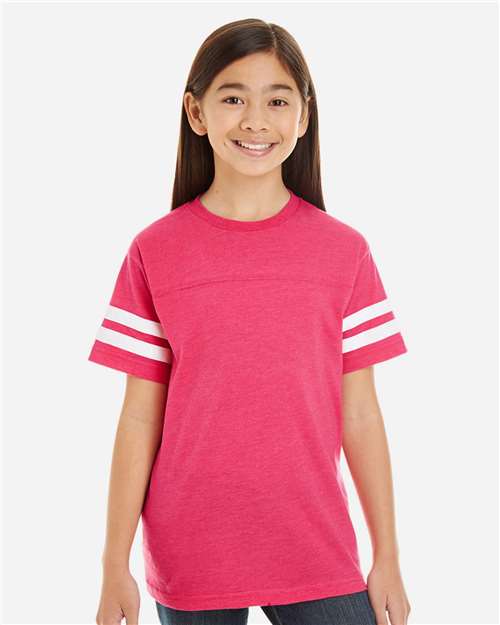LAT 6137 Vintage Hot Pink/ White — on model front