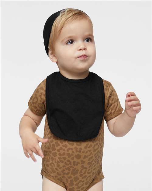 Rabbit Skins 1005 Black — on model front