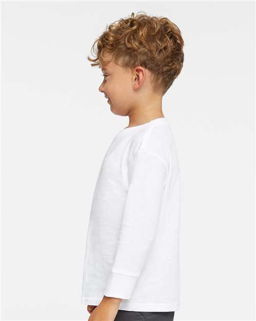 Rabbit Skins 3302 White — on model side