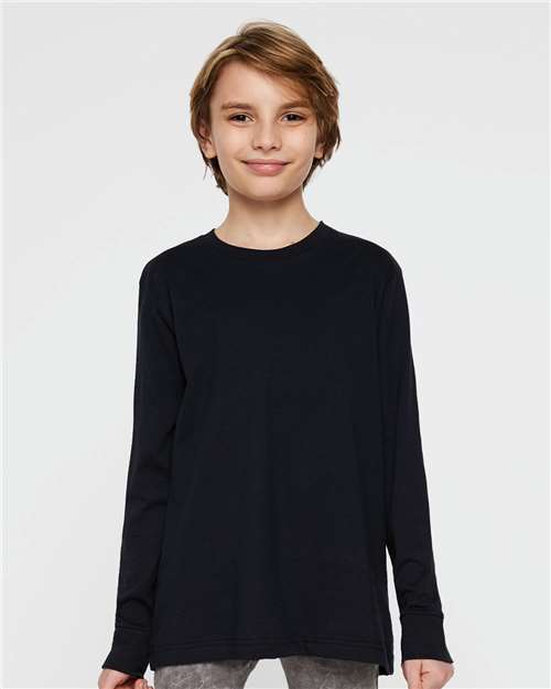LAT 6201 Navy — on model front