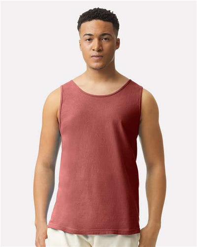 Comfort Colors 9360 Brick — on model front