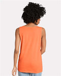 Comfort Colors 9360 Melon — on model back