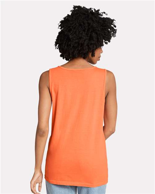 Comfort Colors 9360 Melon — on model back