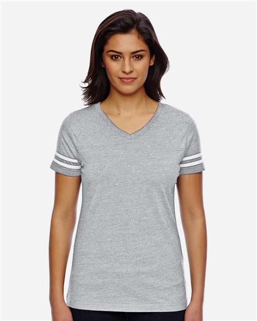LAT 3537 Vintage Heather/ White — on model front