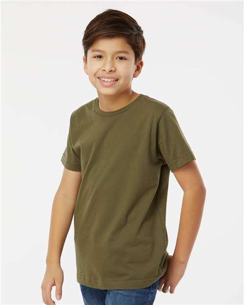 LAT 6101 Military Green — on model side