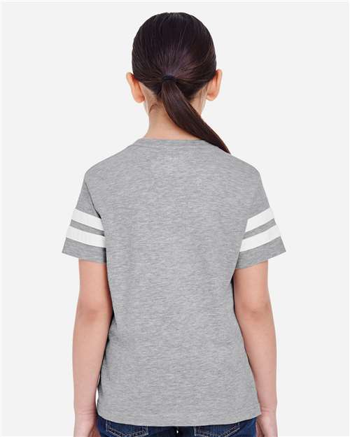 LAT 6137 Vintage Heather/ White — on model back