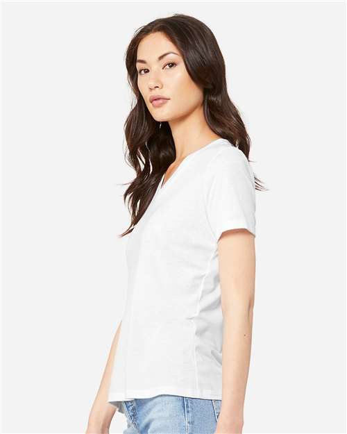 BELLA + CANVAS 6415 Solid White Triblend — on model side