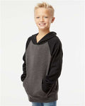 Independent Trading Co. PRM15YSB Carbon/ Black — on model side