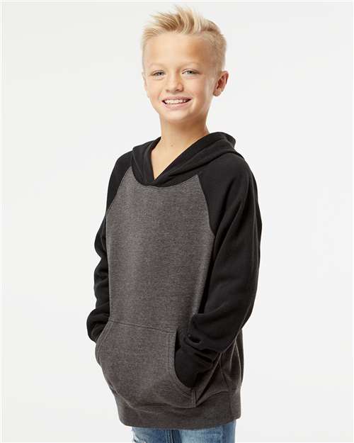 Independent Trading Co. PRM15YSB Carbon/ Black — on model side