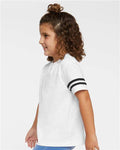 Rabbit Skins 3037 White Solid/ Black — on model side