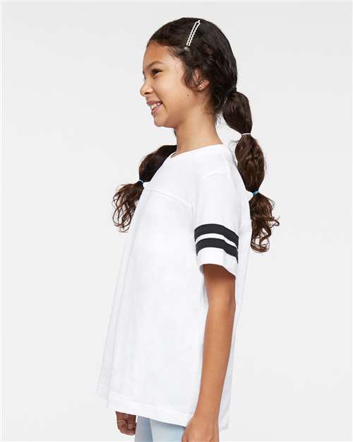 LAT 6137 White Solid/ Black — on model side