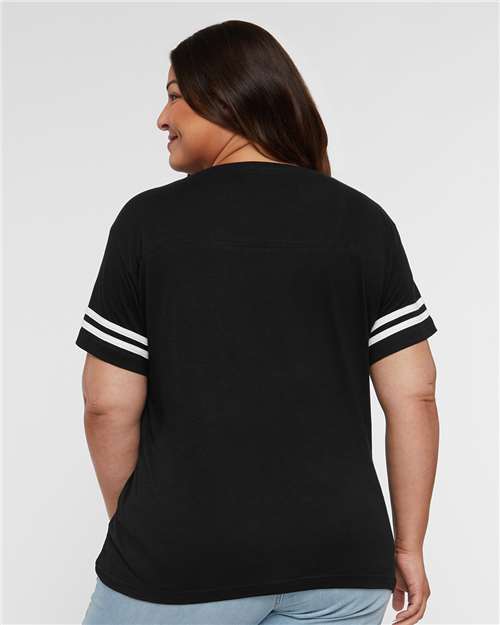 LAT 3537 Black Solid/ White — on model back