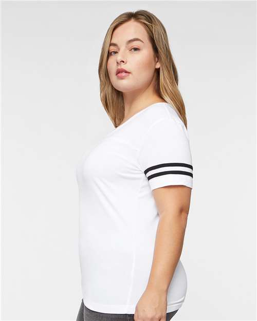 LAT 3537 White Solid/ Black — on model side
