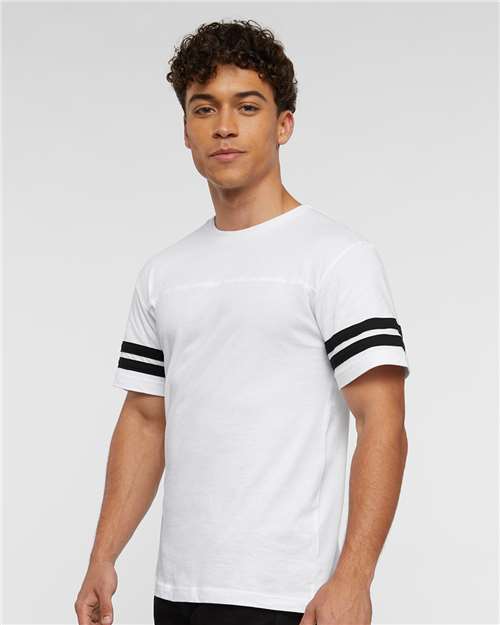 LAT 6937 White Solid/ Black — on model side