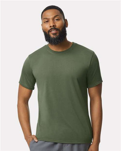 Gildan 42000 Military Green — on model front