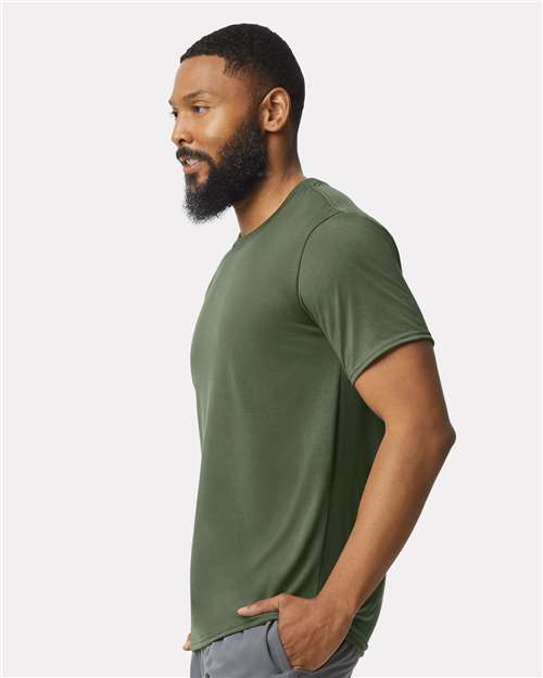 Gildan 42000 Military Green — on model side