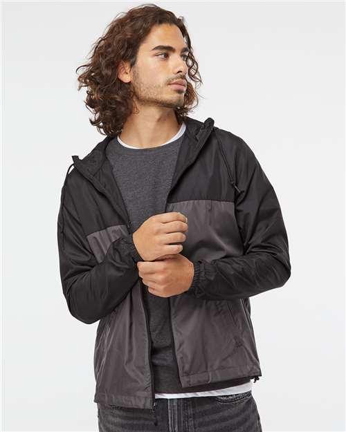 Independent Trading Co. EXP54LWZ Black/ Graphite — on model front