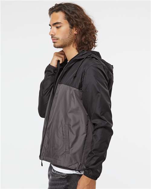 Independent Trading Co. EXP54LWZ Black/ Graphite — on model side