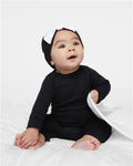 Rabbit Skins 4412 Black — on model front