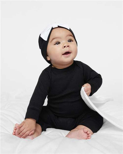 Rabbit Skins 4412 Black — on model front