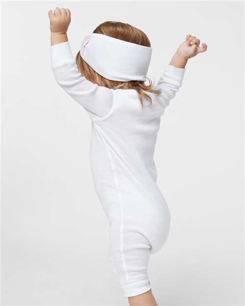 Rabbit Skins 4412 White — on model side