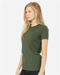 BELLA + CANVAS 6004 Military Green — on model side