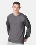 American Apparel 2007 Asphalt — on model front