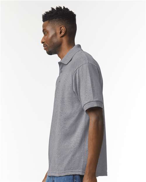 Gildan 8800 Graphite Heather — on model side