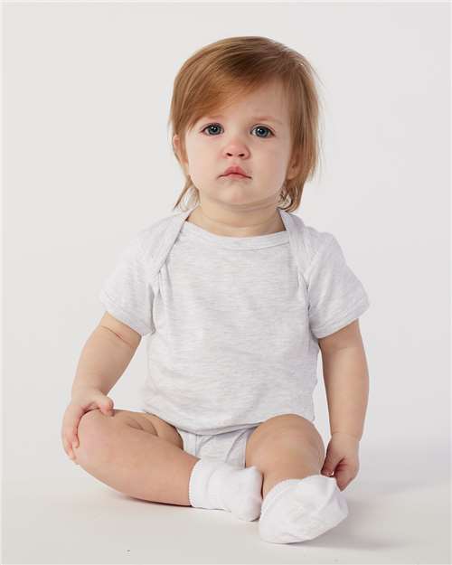 Rabbit Skins 4424 Ash — on model front