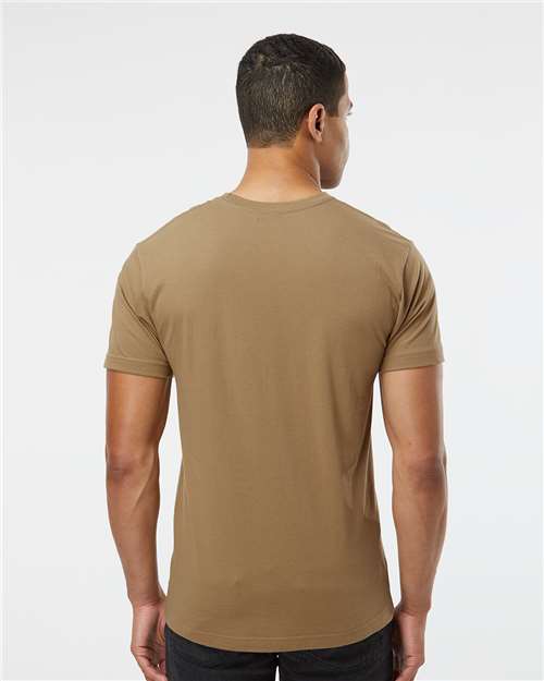LAT 6901 Coyote Brown — on model back