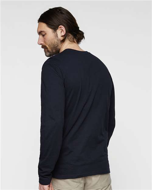 LAT 6918 Navy — on model back