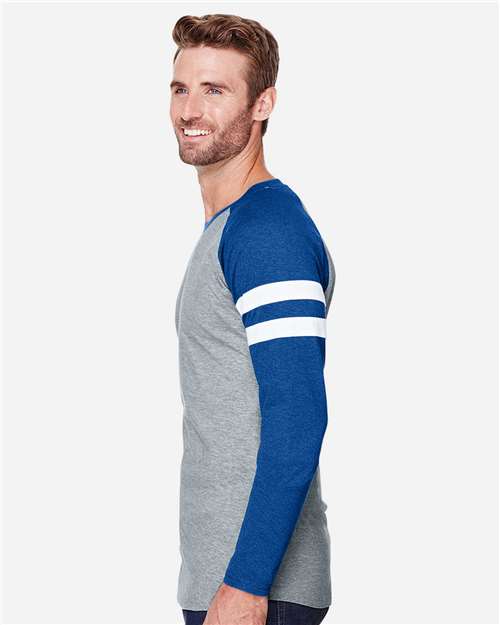 LAT 6934 Vintage Heather/ Vintage Royal — on model side