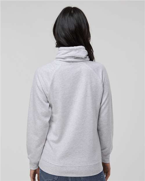 J. America 8653 Ash — on model back