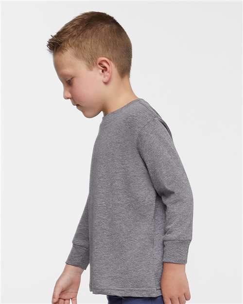Rabbit Skins 3302 Granite Heather — on model side