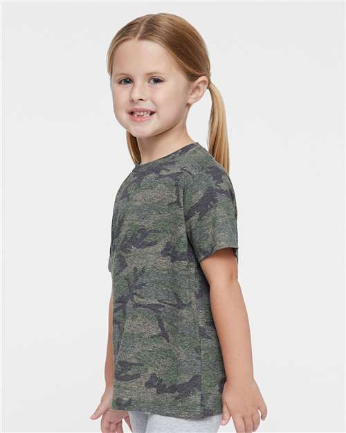 Rabbit Skins 3321 Vintage Camo — on model side