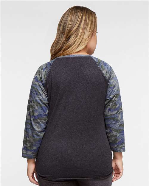 LAT 3530 Vintage Smoke/ Vintage Camo — on model back