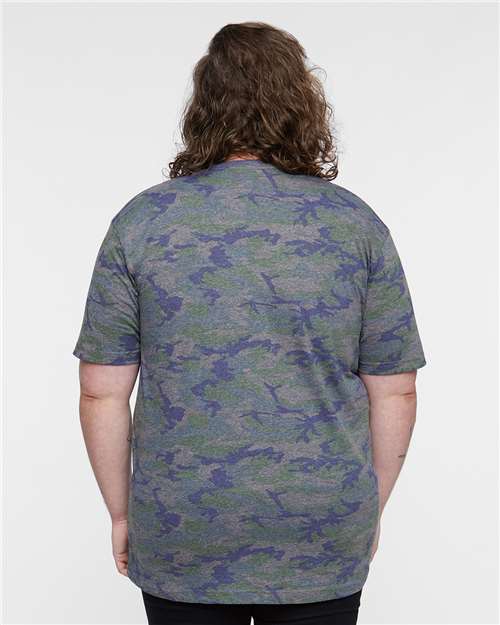 LAT 6901 Vintage Camo — on model back