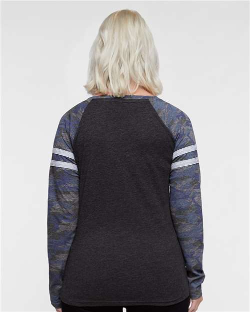 LAT 3534 Vintage Smoke/ Vintage Camo — on model back