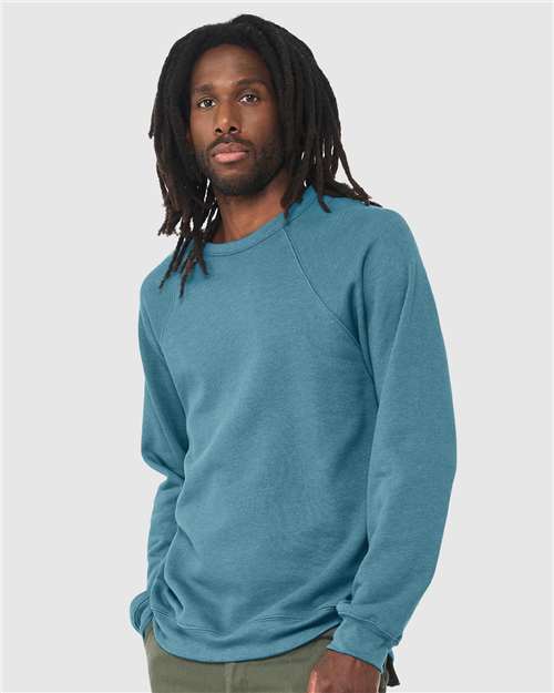 BELLA + CANVAS 3901 Heather Deep Teal — on model side