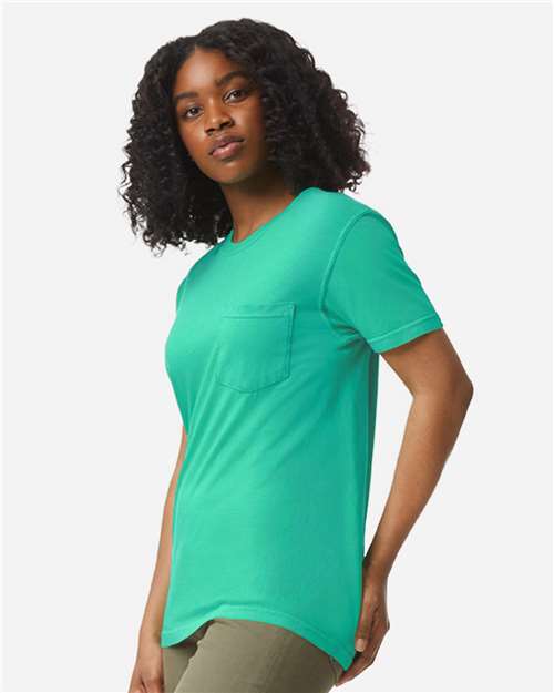 Comfort Colors 6030 Island Green — on model side