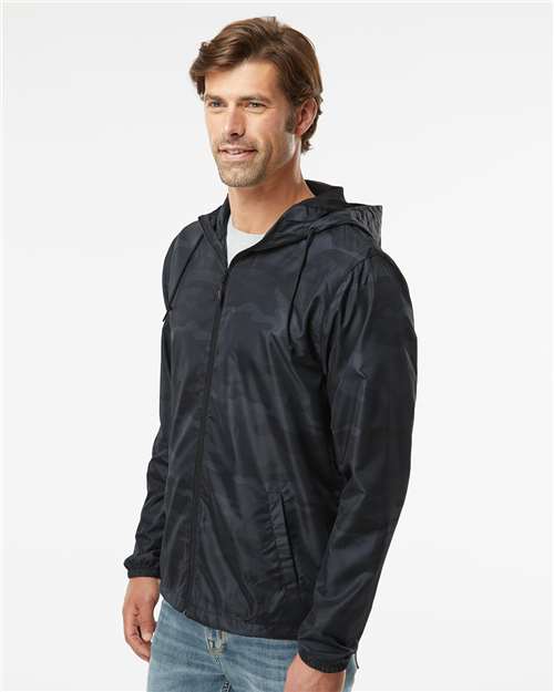 Independent Trading Co. EXP54LWZ Black Camo — on model side
