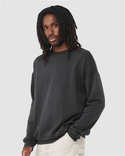 BELLA + CANVAS 3945 Dark Grey — on model side