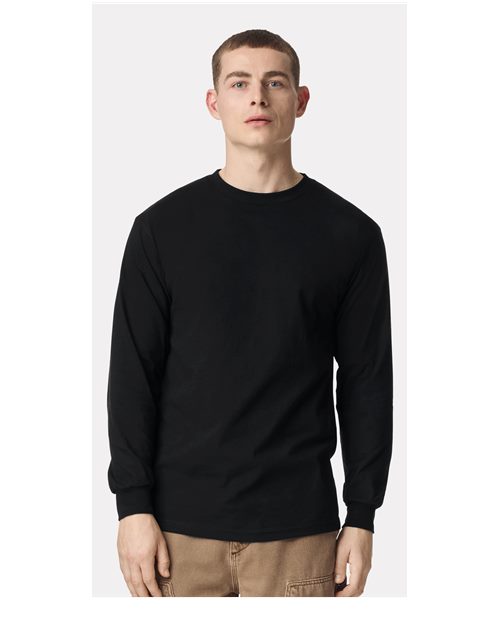 American Apparel 1304 Black — on model front