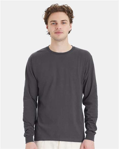 Hanes 5286 Smoke Grey — on model front