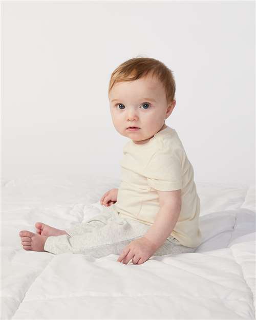 Rabbit Skins 3322 Natural — on model side