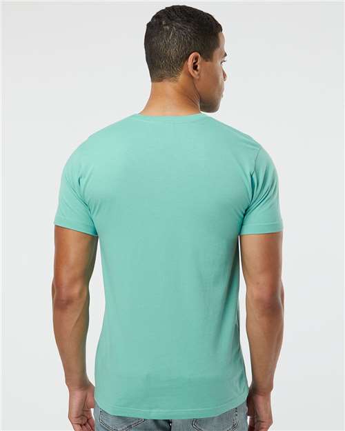LAT 6901 Saltwater — on model back