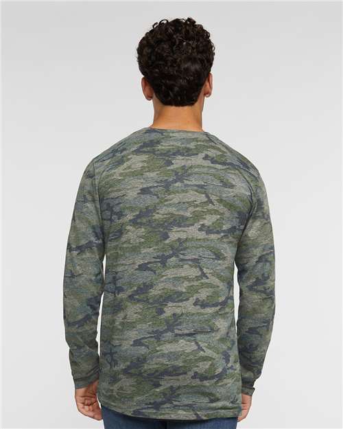 LAT 6918 Vintage Camo — on model back
