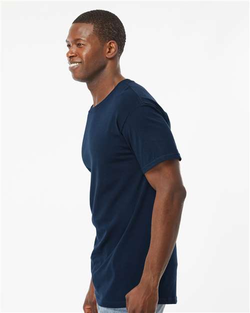 M&O 4800 Deep Navy — on model side