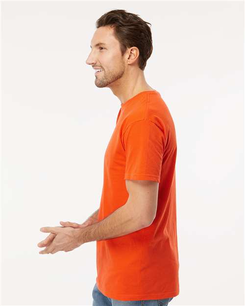 M&O 4800 Orange — on model side